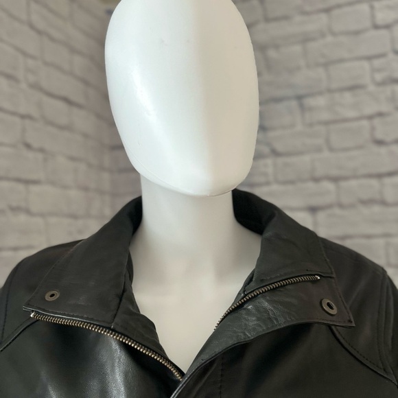 Vintage Pierre Cardiin leather long women’s coat - Picture 7 of 15